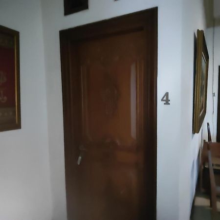 Tirto 27 Homestay ยอกยาการ์ตา ภายนอก รูปภาพ