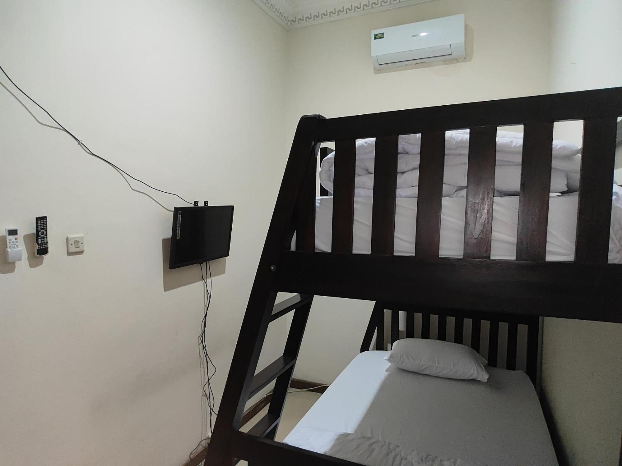 Tirto 27 Homestay ยอกยาการ์ตา ภายนอก รูปภาพ