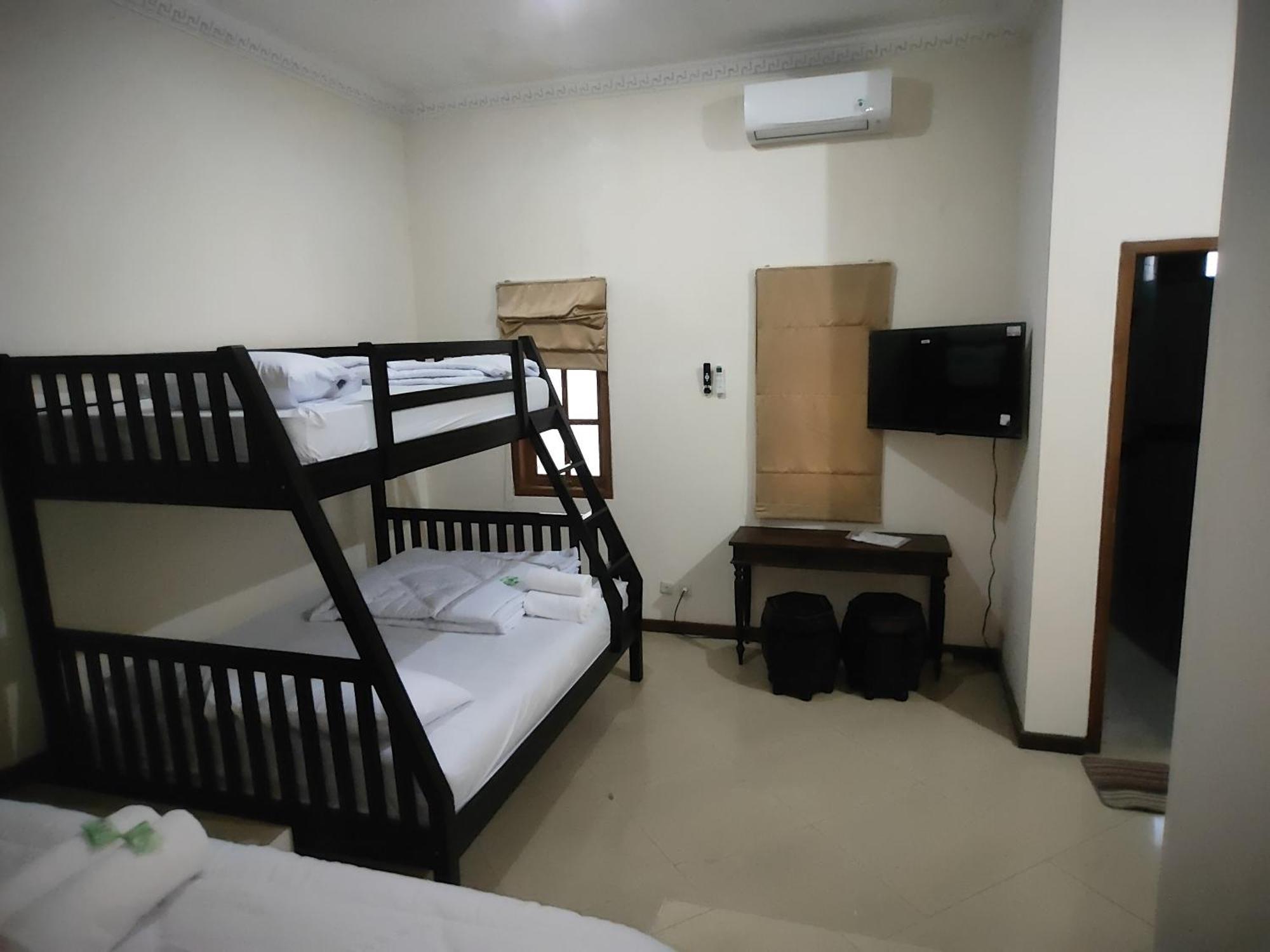 Tirto 27 Homestay ยอกยาการ์ตา ภายนอก รูปภาพ