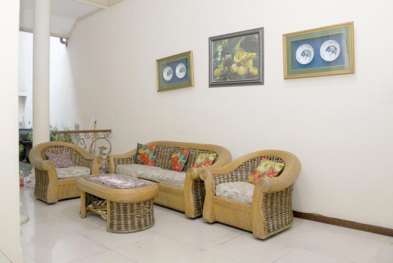 Tirto 27 Homestay ยอกยาการ์ตา ภายนอก รูปภาพ